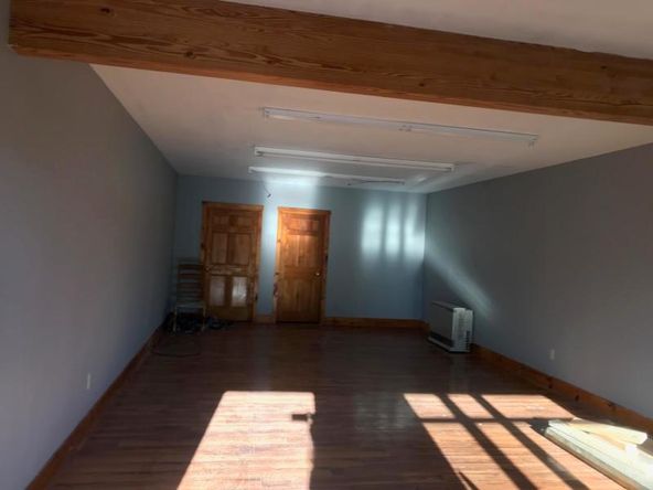 94 Main Rd, Abbot, ME 04406
